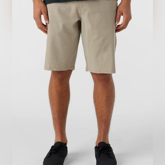 O'Neill Other - O'Neill Reserve Light Check 21 Hybrid Shorts